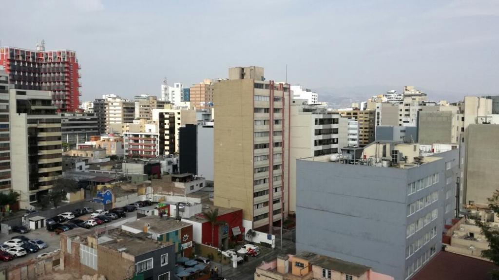 MIRAFLORES HOTEL de 15 pisos en avenida principal Edificio de 15 pisos para Hotel en Miraflores
