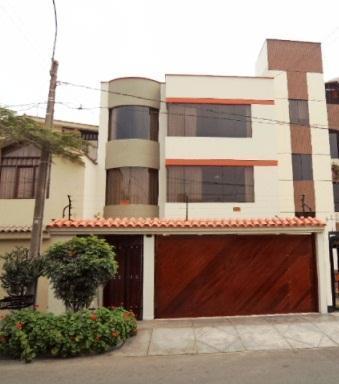 Alquiler de casa en Santa Patricia amplia 4 dormitorios y segura