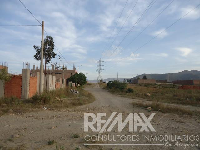 LINDO TERRENO URBANO DE 150 M2 EN EL DISTRITO DE SOCABAYA. CERCA A LA PAMPA DE SOCABAYA