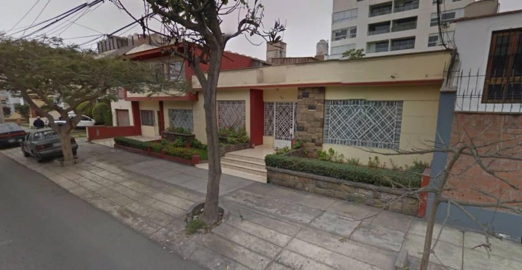 Venta Casa como Terreno en Miraflores 330 m²