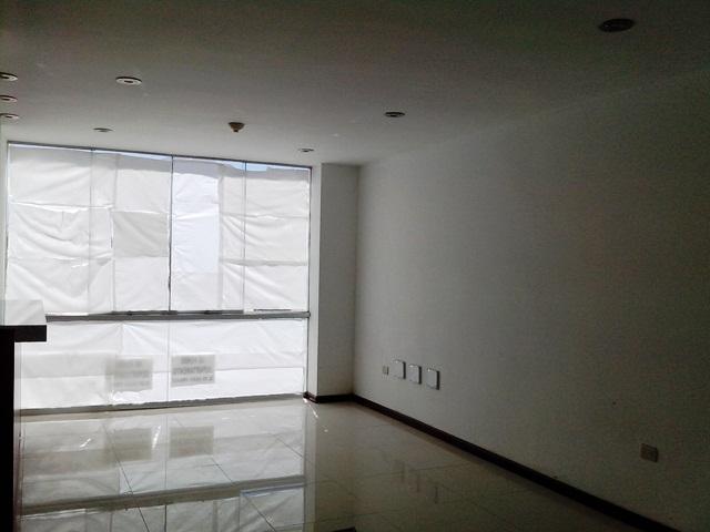 Vendo departamento en estreno 3er piso con cochera en Sachaca