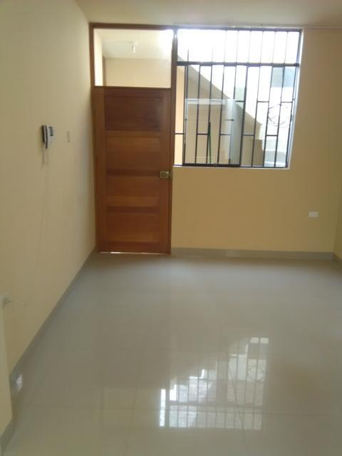 ALQUILO DEPARTAMENTO 2do piso CERCA A REAL PLAZA Y TRANSP.EPPO RPC 9992666327