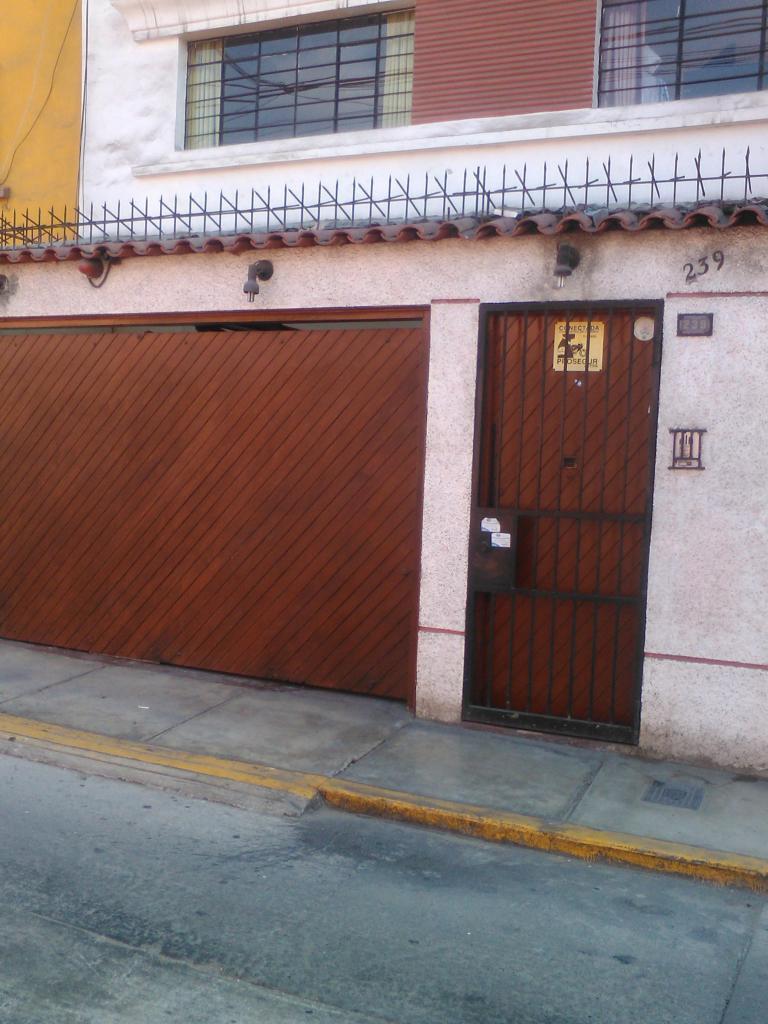 Vendo casa en Pueblo Libre, cerca Municipalidad