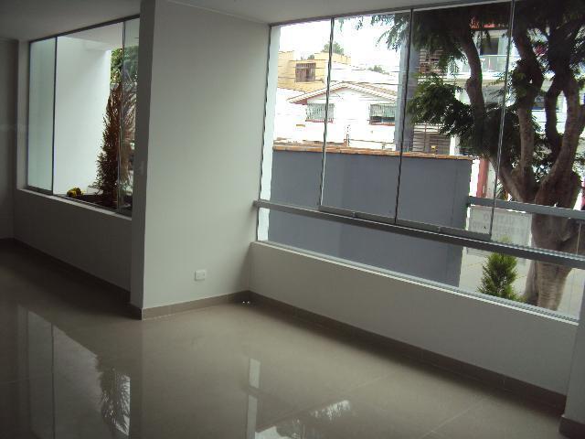 Vendo Flat 220m2 Primer piso en Surco