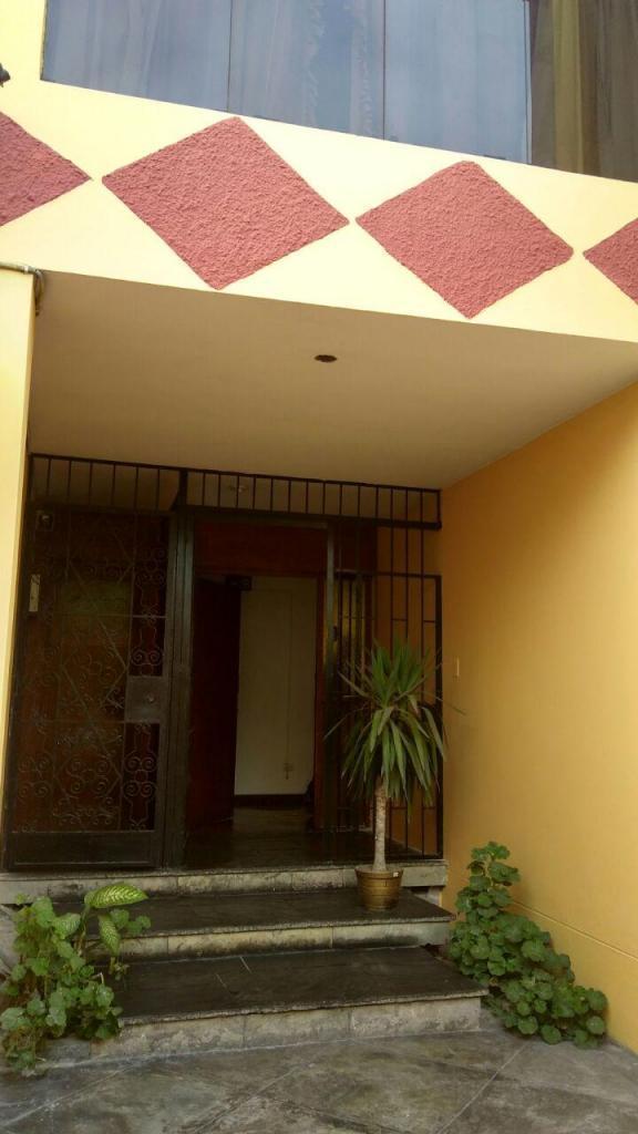 Alquiler de Casa en Av. Precursores, San Miguel, / 5 Dorm 320.00 m2