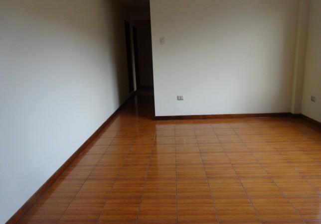 Alquilo departamento en La Molina La Capilla US$ 700.00 De 120 m2, 2 dormitorios, 1 cochera
