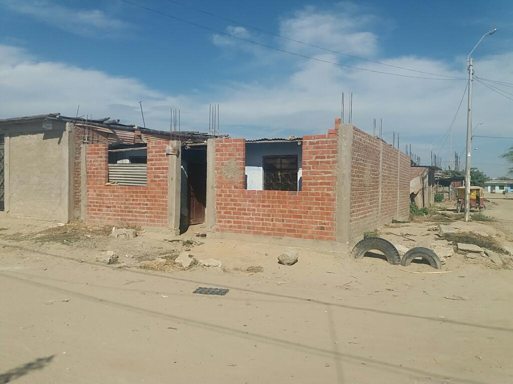 Vendo Casa en La Molina 1 Telf 073363230