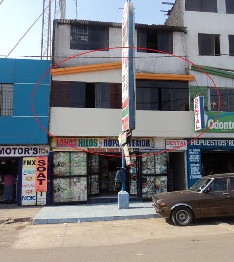 Vendo departamento zona comercial Av.Los héroes cdra.4 S.J.M