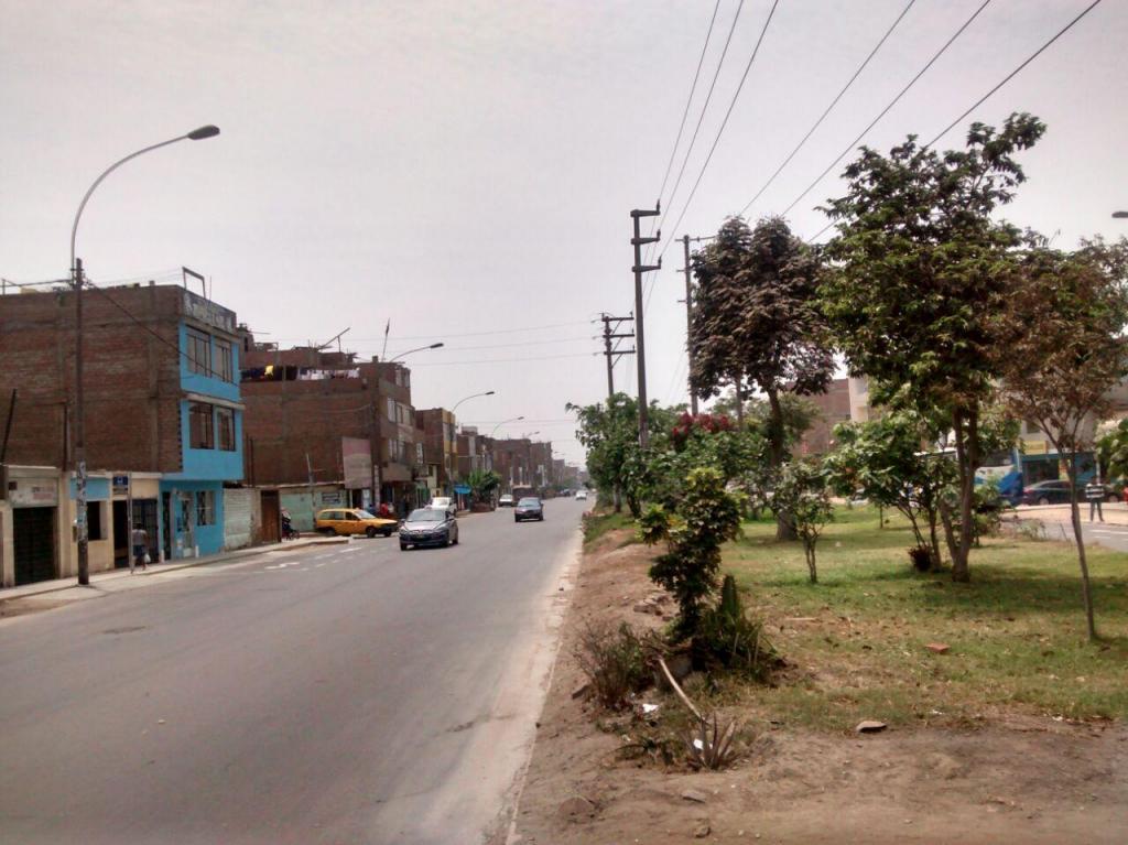 Vendo local comercial area 120m. Con aires proyect.para 6pis.los olivl