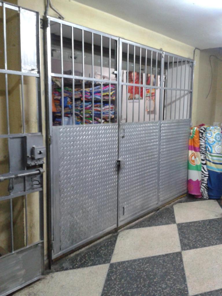 VENTA LOCAL COMERCIAL EN GAMARRA