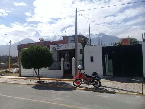 vendo casa terreno de 225 mT. 1 de junio_ enace A $55.000