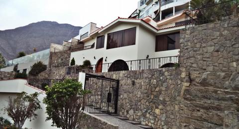 Hermosa Casa en Venta Condominio del Embajador Britanico Santiago de Surco