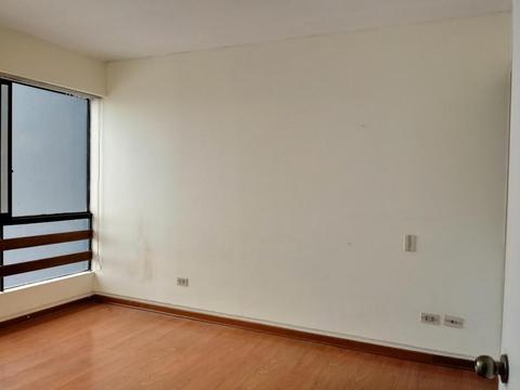 Alquiler San Isidro // piso 18 // 03 dormitorios // céntrico