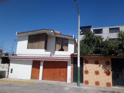 se vende una hermosa casa