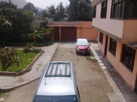Alquilo Cochera estacionamiento amplia y segura en Chaclacayo