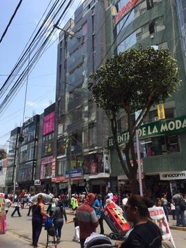 VENTA DE LOCALES COMERCIALES EN GAMARRA