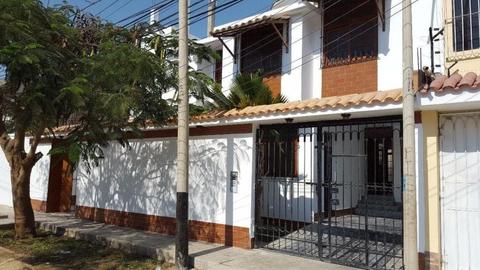 Se alquila amplia casa en Santa María del Pinar de 3 pisos