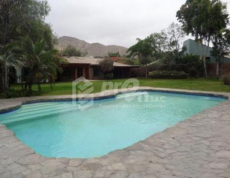 Alquilo Casa con Excelente Distribución en Zona Residencial de Rinconada Baja