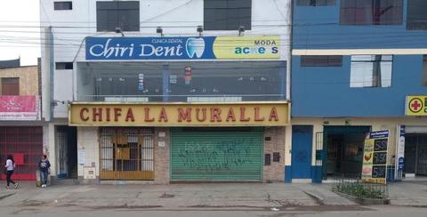 LOCAL COMERCIAL FRENTE A DOS MERCADOS