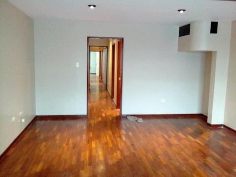 Departamento en primer piso en San Borja KX1426