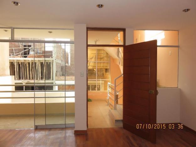 Elegantes departamentos de estreno todas las habitaciones con baño propio 114 m2 1 cuadra a UPN san isidro