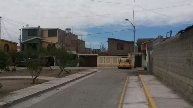 Vendo Casa 242 mt2, Urb. V.A.Belaunde C. Colorado