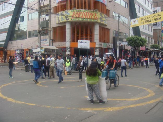 IMPORTANTE SACALE PROVECHO A TU NEGOCIO EN VENTA LOCAL 1º PISO GAMARRA