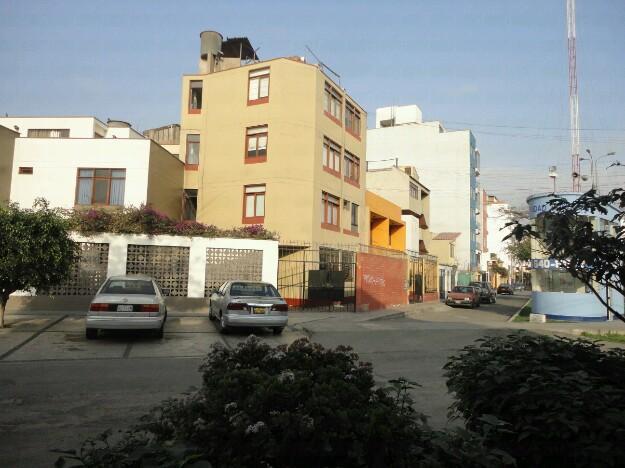 Alquiler de oficina 2000 soles 1x1 la calera