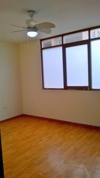 ALQUILO OFICINA 40M2 $550.00 MENSUAL