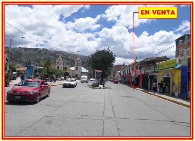 VENDO TIENDA COMERCIAL UBICADO EN LA AV. LUZURIAGA FRENTE A LA PLAZUELA DE BELÉN. TELEFONOS: 978378745, 955694060