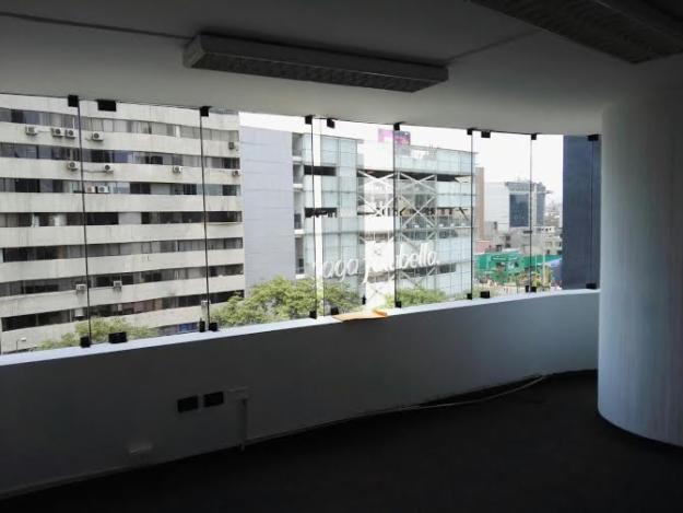 Alquilo oficina amplia y bien iluminada en Miraflores