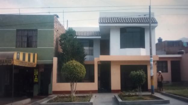 Vendo casa 160 m2, muy buena ubicacion San Juan de Lurigancho