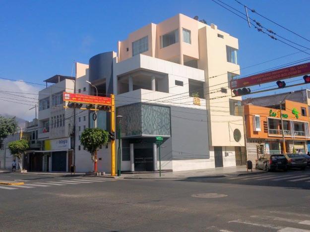 SE ALQUILA LOCAL COMERCIAL CHIMBOTE