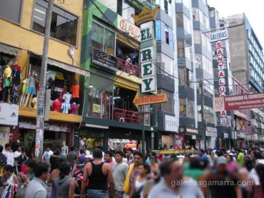 Alquilo tienda 305B en Galeria el Rey de Gamarra