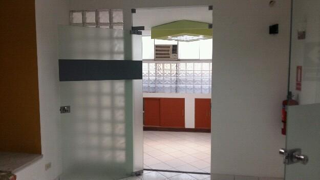 Centro Medico alquila consultorio en Miraflores