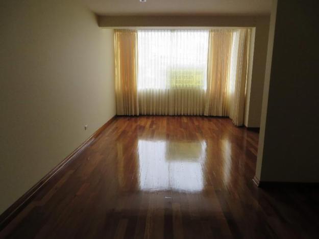 Se busca Roomate en departamento amoblado Miraflores