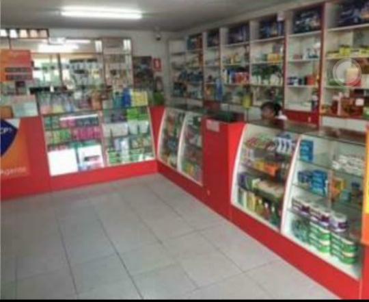 vendo mobiliario en optimas condiciones para botica/ farmacias/ bodegas