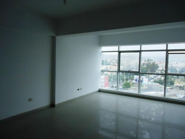 Alquilo oficina con cochera de 60 mts2 en Edificio Nasya Yanahuara. S OF 2039