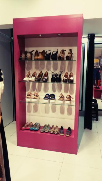 alquilo espacio para zapatos dentro de boutique de ropa importada