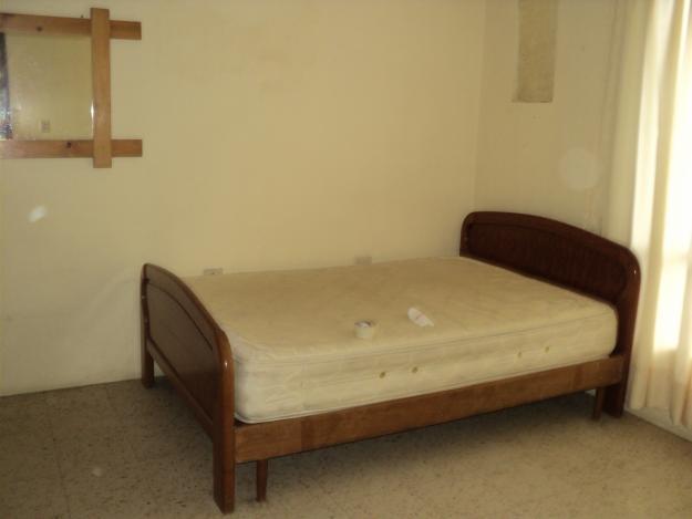 alquilo cómoda habitacion amoblada con todos los servicios