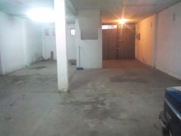 alquilo local de 160 m2 con ubicado en santa anita super seguro