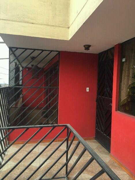 Vendo Casa de 3 pisos en San Juan de Miraflores