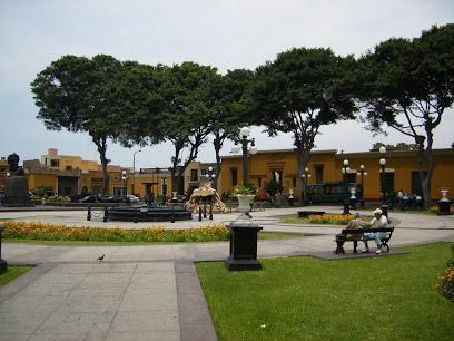 ALQUILO CASA PARA NEGOCIO PLAZA BOLIVAR PUEBLO LIBRE