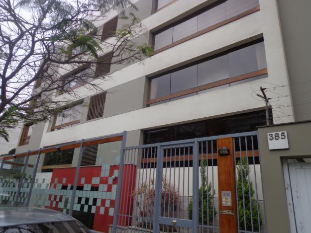Vendo moderno departamento en Calle Cuajone, Monterrico, Surco