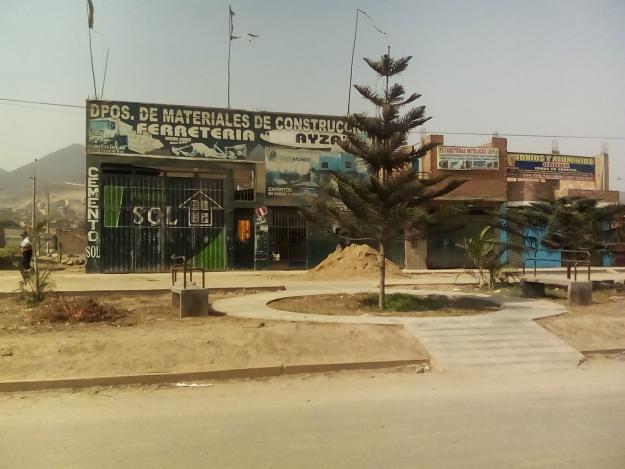 Vendo o alquilo local en Puente Piedra