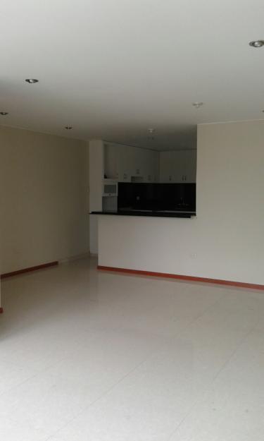 DLF VENDE LINDOS DPTOS. 1ER PISO EN URB. BELLO MONTE, CAYMA