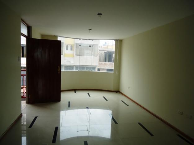 Vendo hermoso departamento de estreno con cochera en Hunter