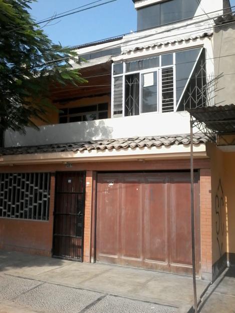 VENDO CASA EN VILLA EL SALVADOR