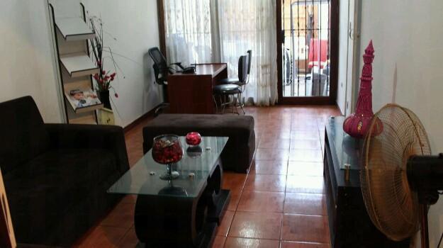 Se alquila oficinas y departamento duplex