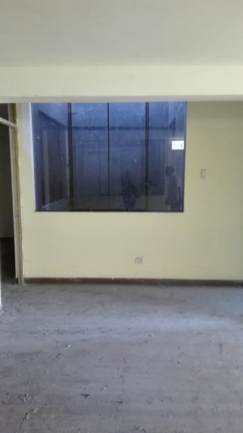 se alquila local comercial de 220 mts